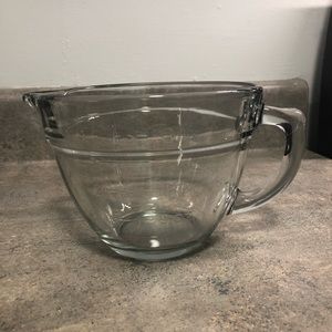 Pampered Chef 4 Cup Glass Mixing Bowl